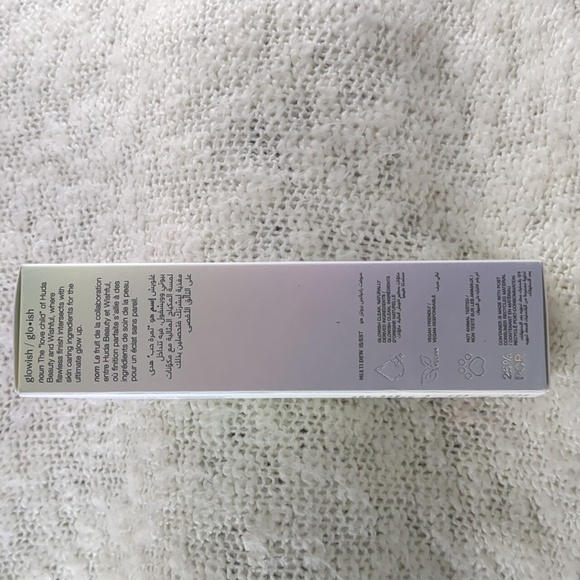 HUDA BEAUTY GloWish Multidew Tint Foundation in DEEP 11, 40ml/1.35fl oz - Picture 10 of 13